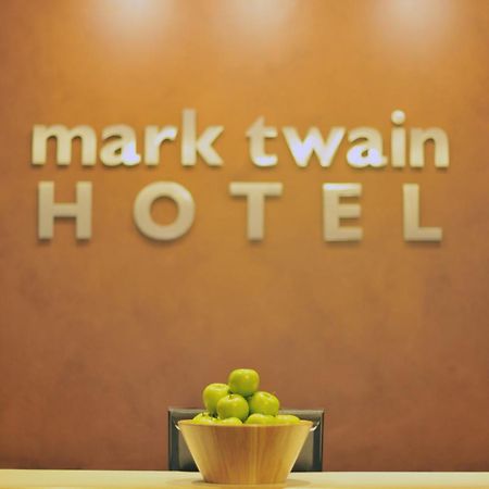 Mark Twain Hotel Peoria Exterior foto